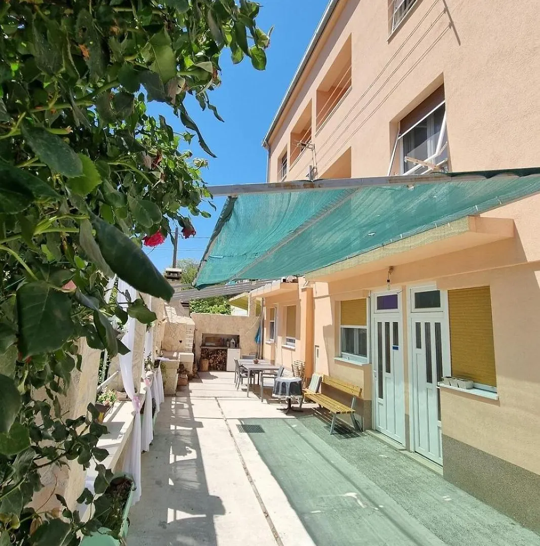 Apartments With A Parking Space Split - 14051 location